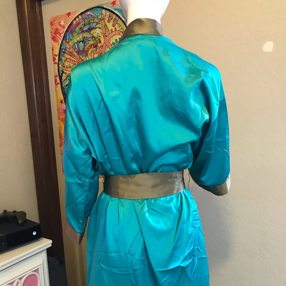 Liz Claiborne Robe - Picture 2 of 6